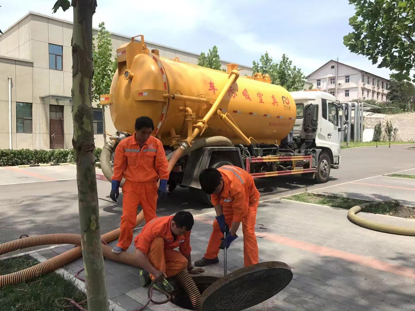 永丰化粪池清理与5-8吨吸粪车施工效率分析